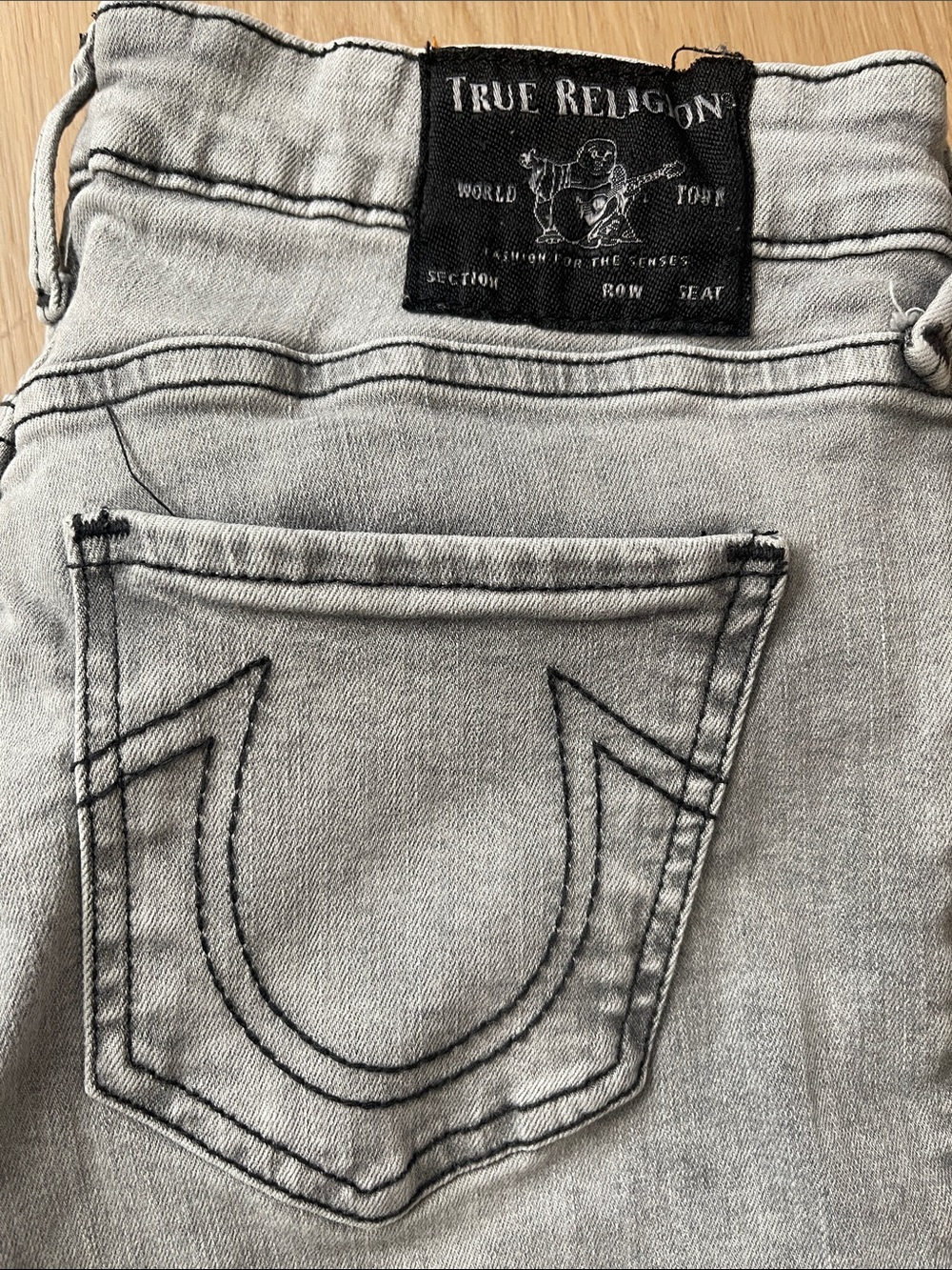 True Religion Light Gray Skinny Jeans with Signature Back Pocket - Picture 2 of 3